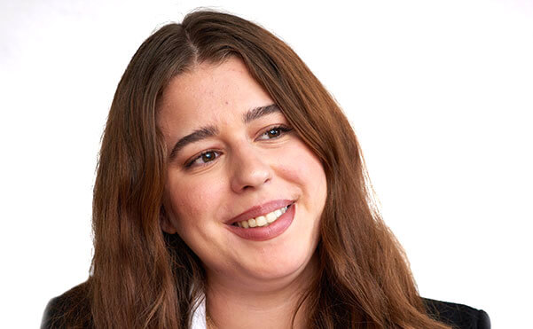 Angjella Collaku Assistentin der Art of Work